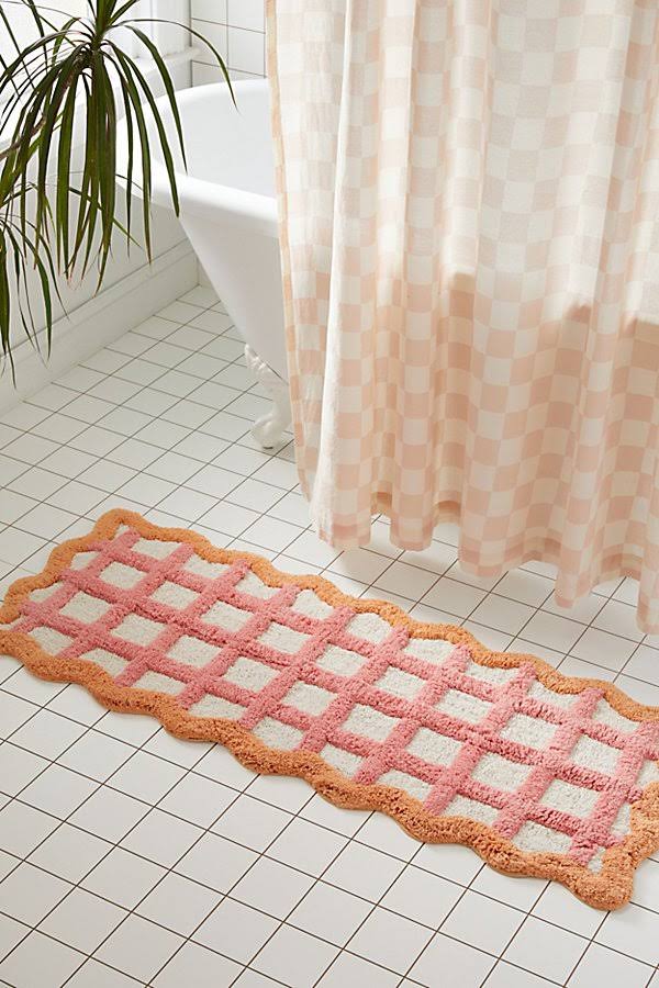 Squiggle Runner Bath Mat In Pink At